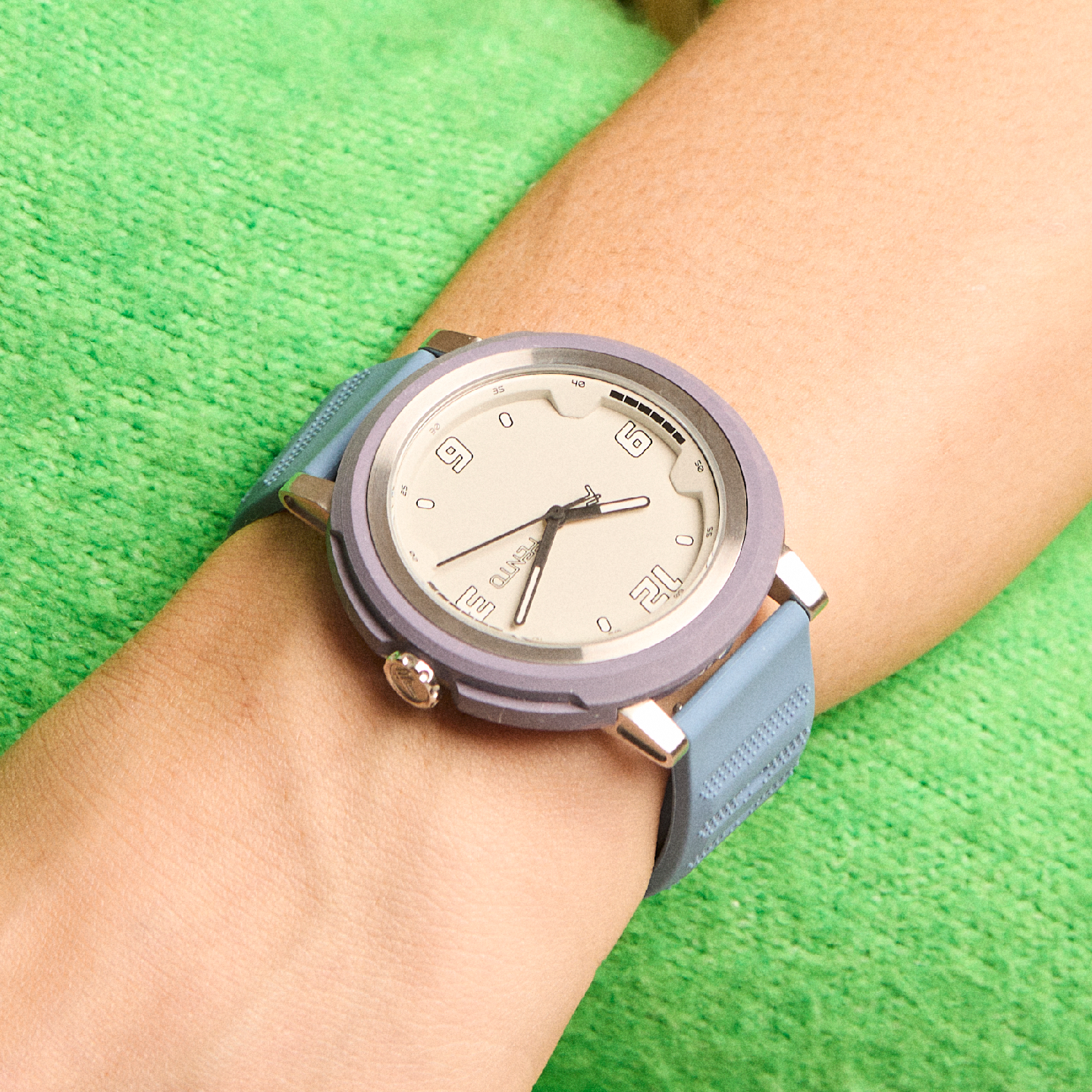 Bolt black sports watch – modern design and performance for everyday adventures.
